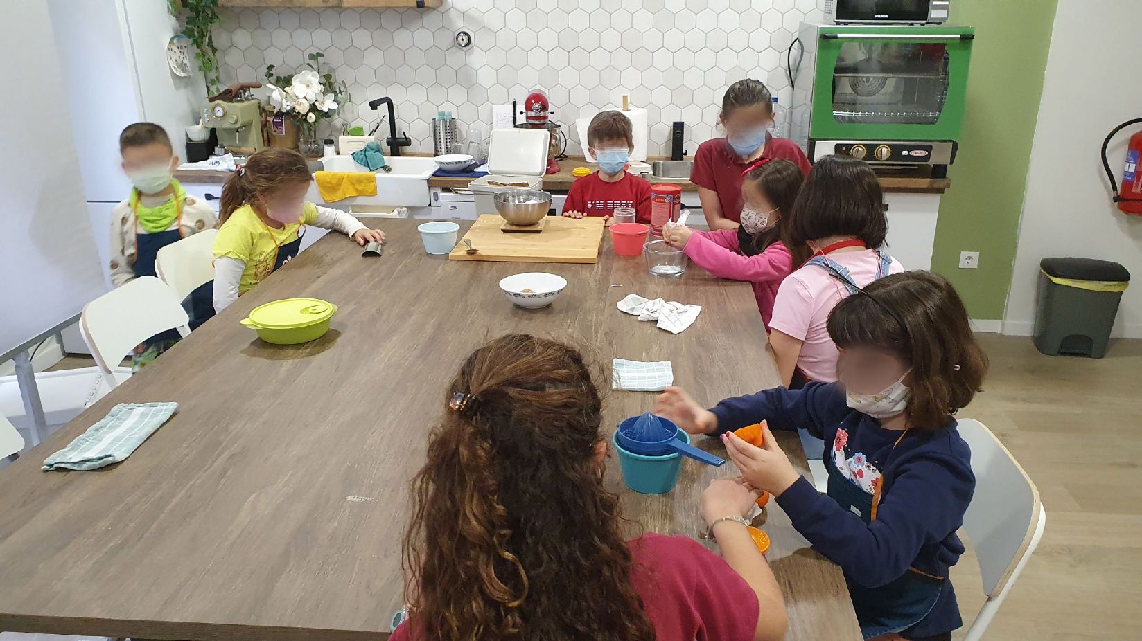 clase extraescolar cocina la tata rubi grupo mixto edades infantiles